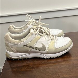 Nike Women’s Spikeless Golf Shoes | White/Cream | 8.5